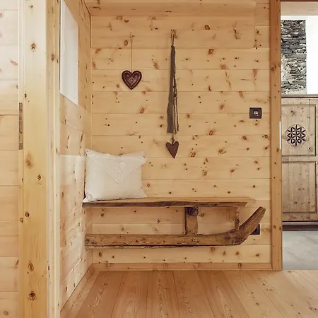 Sandrisser-hütte *
