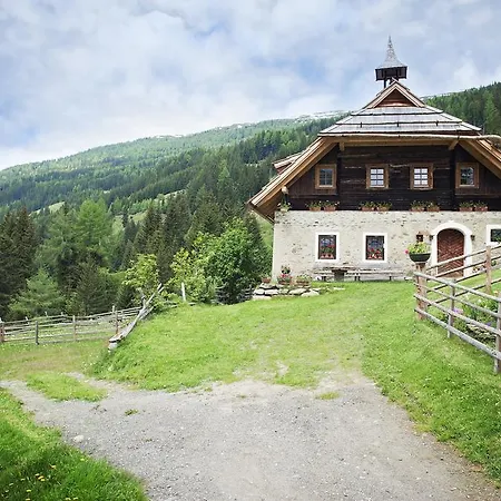 Sandrisser-hütte *